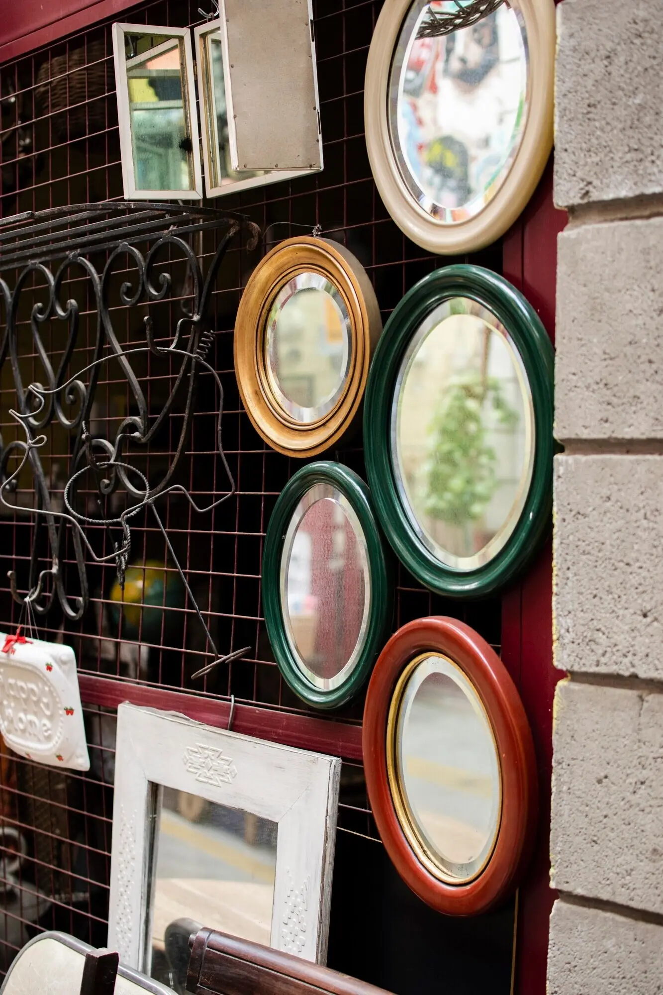 Anordnung von Objekten eines Antiquitätenmarktes